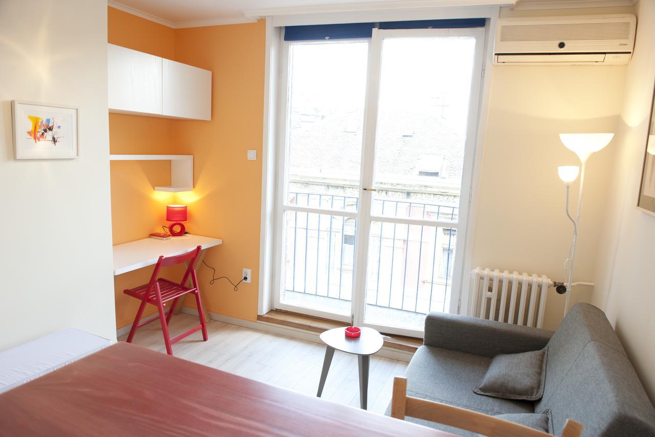 Atelje Apartment Belgrad Exteriör bild